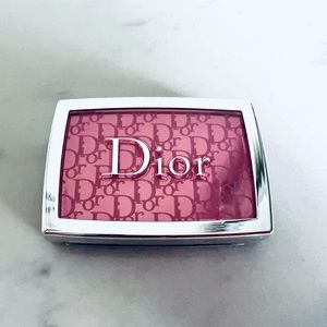 DIOR BACKSTAGE ROSY GLOW BLUSH 001